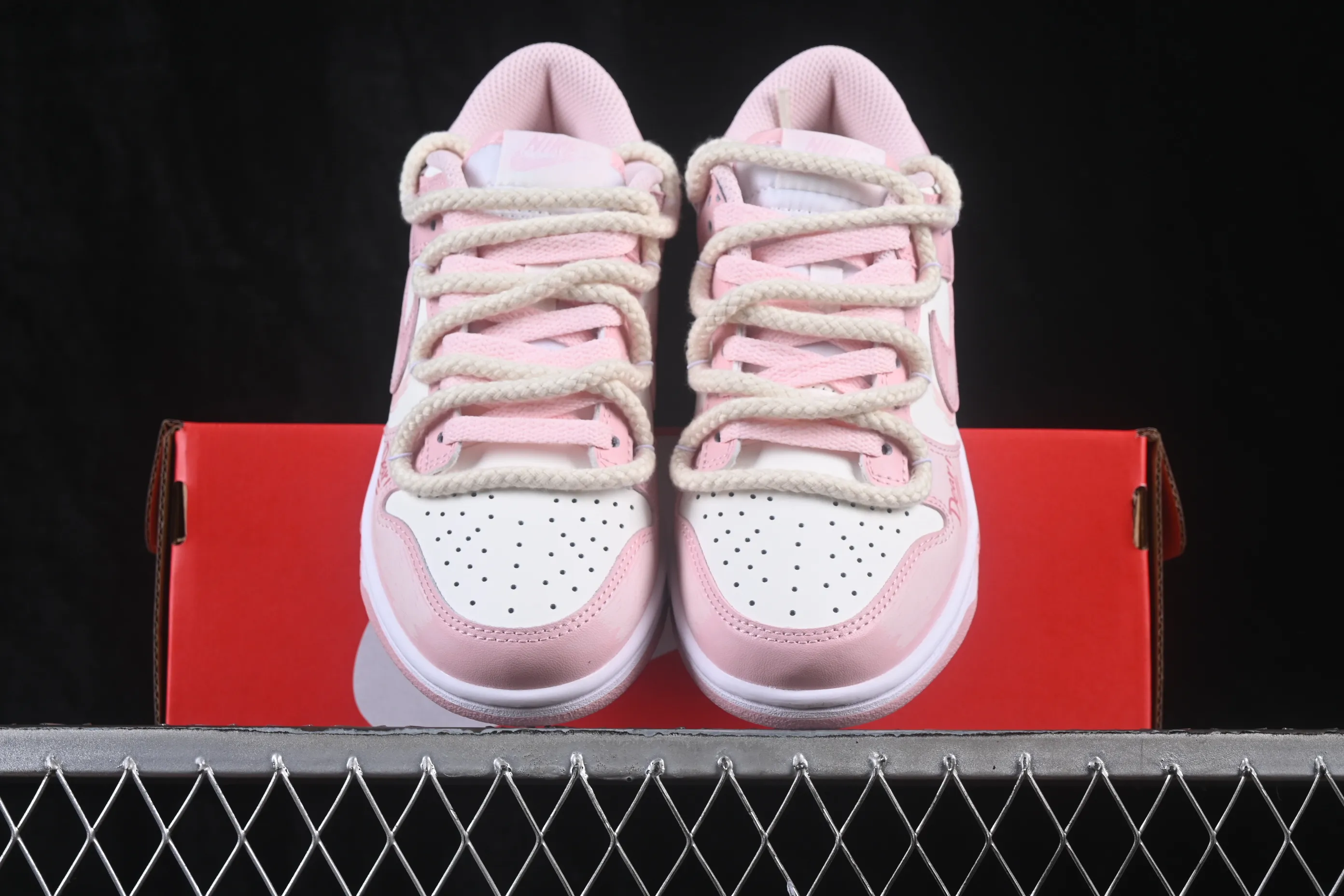 All categories Nk SB Dunk Series Nk SB Dunk Low High-end customized low-top sneakers Nike SB Dunk Low straps low-top casual sneakers FB9109-125